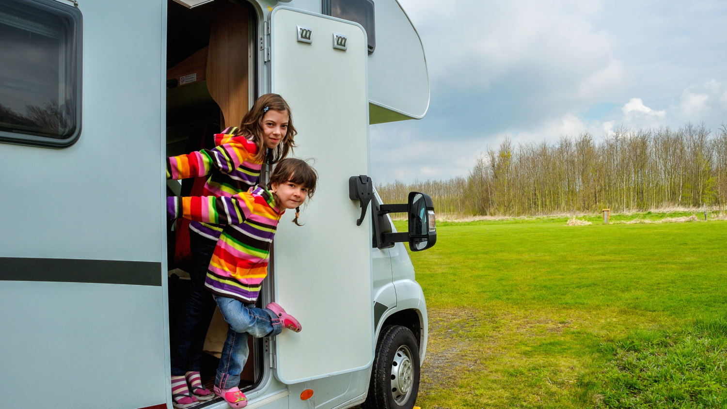 viajar-camper-con-ninos-familia