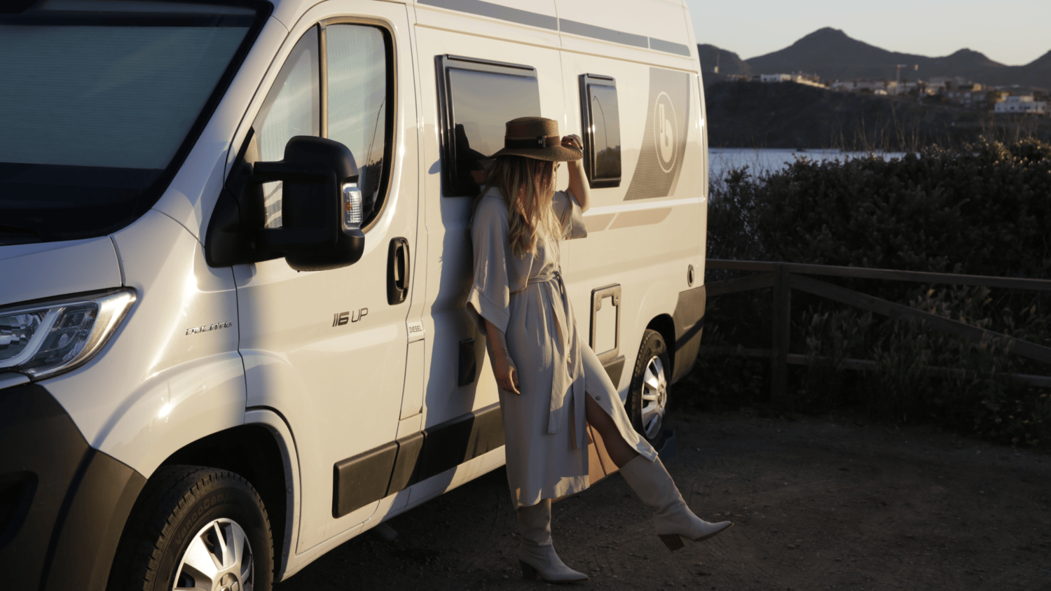 Camper iniciando un roadtrip por España desde Alicante